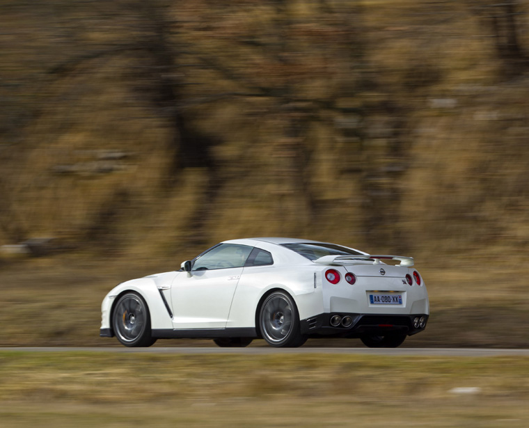 2011 Nissan GT-R Picture